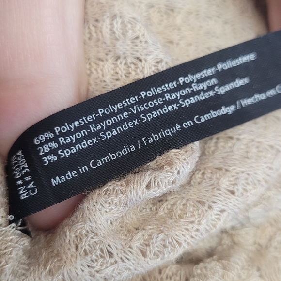 OUT FROM UNDER WOMEN'S BLOUSE - Picture 9 of 9